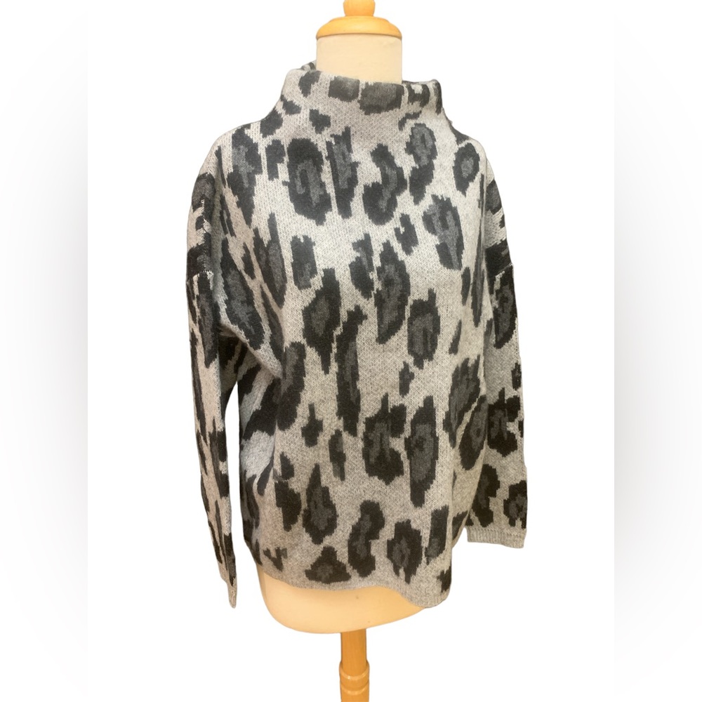 NWT, Catherine Malandrino, 100% cashmere mock turtleneck sweater